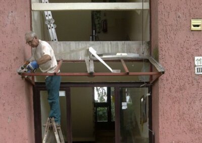 Lakótelepi nyílászárócsere projekt Mezőkövesden